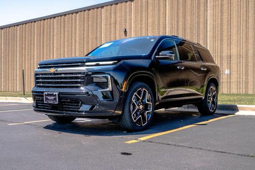 Mosaic Black Metallic 2025 Chevrolet Traverse High Country