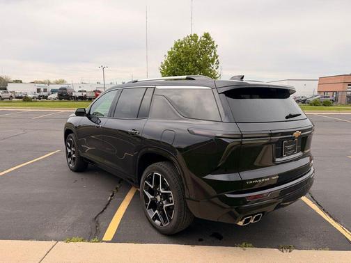 Mosaic Black Metallic 2025 Chevrolet Traverse High Country