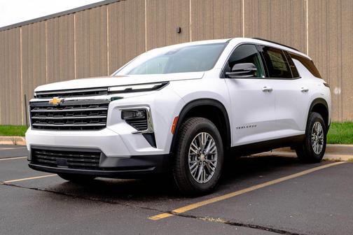 Summit White 2027 Chevrolet Traverse LT