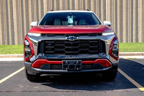 Radiant Red Tintcoat 2026 Chevrolet Equinox FWD ACTIV