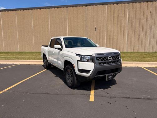 Glacier White 2025 Nissan Frontier SV