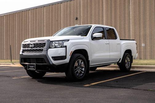 Glacier White 2025 Nissan Frontier SV