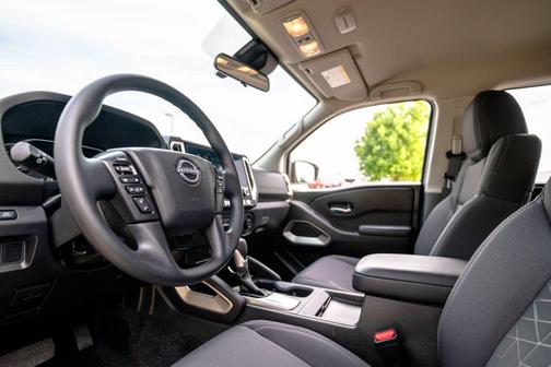 Glacier White 2025 Nissan Frontier SV