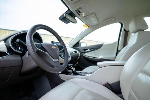 Mosaic Black Metallic 2024 Chevrolet Malibu FWD 2LT