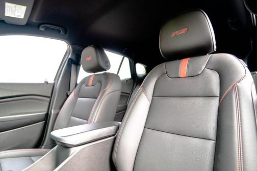 Mosaic Black Metallic 2026 Chevrolet Trax FWD 2RS