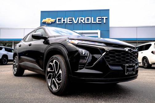 Mosaic Black Metallic 2026 Chevrolet Trax FWD 2RS