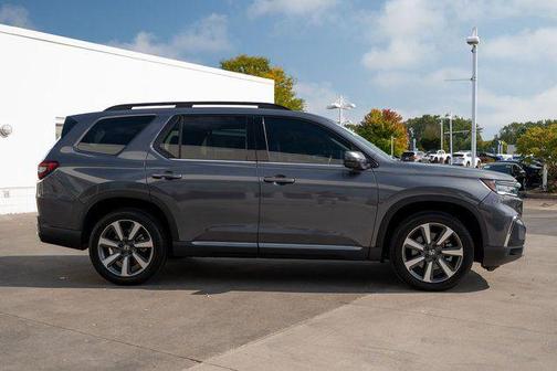 2024 Honda Pilot Touring 8-Passenger