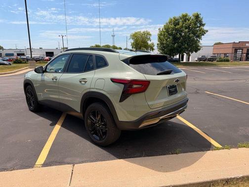 Cacti Green 2025 Chevrolet Trax FWD ACTIV
