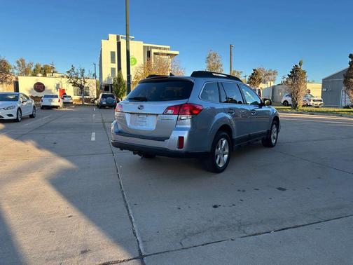 2013 Subaru Outback 2.5i Limited