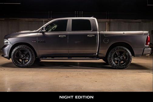 Granite Crystal Metallic Clearcoat 2017 RAM 1500 Sport
