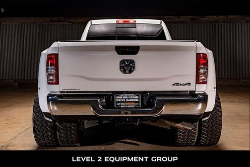 2022 RAM 3500 Tradesman Crew Cab 4x4 8' Box