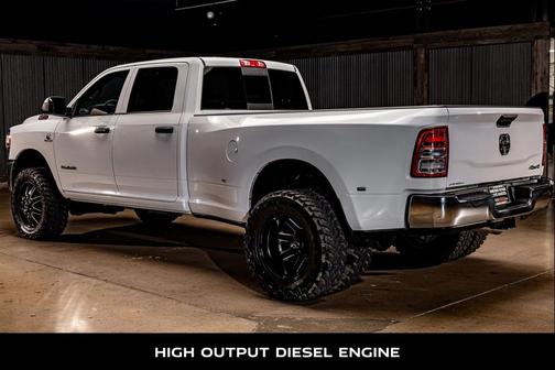 2022 RAM 3500 Tradesman Crew Cab 4x4 8' Box