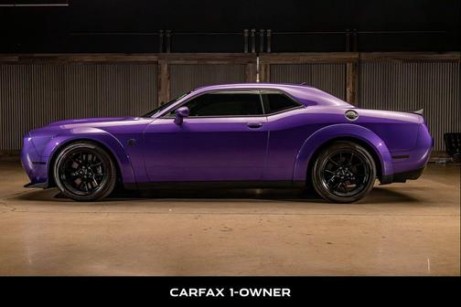 Plum Crazy Pearlcoat 2023 Dodge Challenger SRT Hellcat