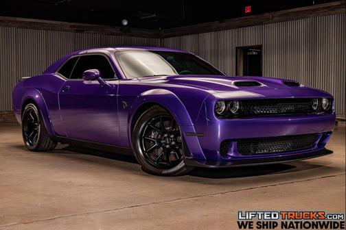 Plum Crazy Pearlcoat 2023 Dodge Challenger SRT Hellcat