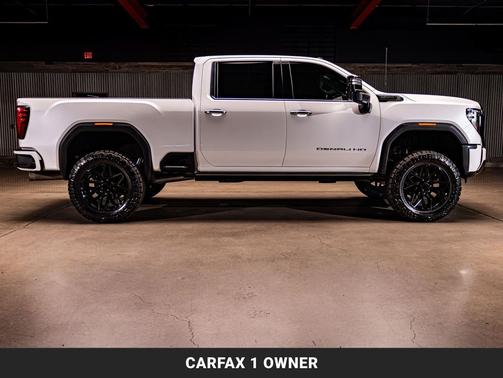 White Frost Tricoat 2025 GMC Sierra 2500 Denali Ultimate
