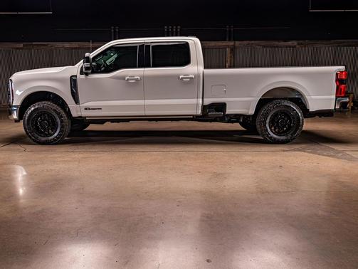 Star White Metallic Tri-Coat 2025 Ford F-350 Lariat