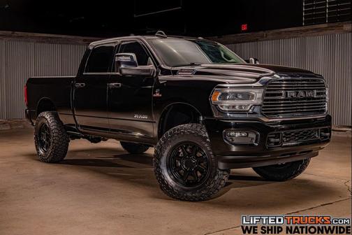 Diamond Black Crystal Pearlcoat 2023 RAM 2500 Laramie Crew Cab 4x4 6'4' Box