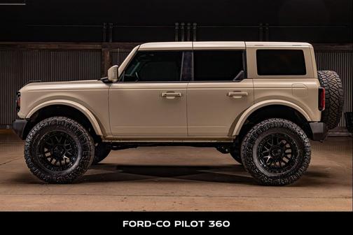Desert Sand 2025 Ford Bronco Outer Banks