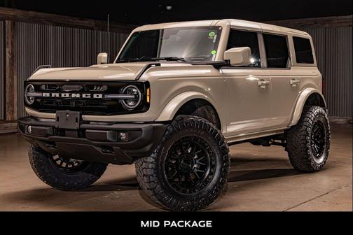Desert Sand 2025 Ford Bronco Outer Banks