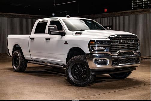Bright White Clearcoat 2025 RAM 2500 Tradesman Crew Cab 4x4 6'4' Box