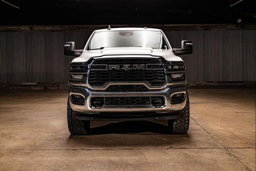 Bright White Clearcoat 2025 RAM 2500 Tradesman Crew Cab 4x4 6'4' Box