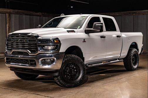 Bright White Clearcoat 2025 RAM 2500 Tradesman Crew Cab 4x4 6'4' Box