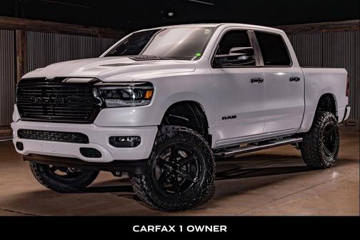 Ivory White Tri-Coat Pearlcoat 2024 RAM 1500 Laramie