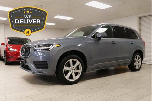 2022 Volvo XC90 T5 Momentum