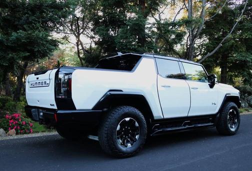 Interstellar White 2023 GMC HUMMER EV Pickup 3X
