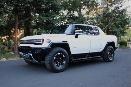 Interstellar White 2023 GMC HUMMER EV Pickup 3X