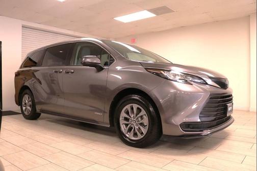 2021 Toyota Sienna LE