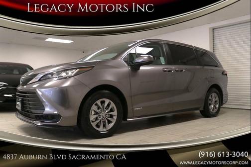 2021 Toyota Sienna LE