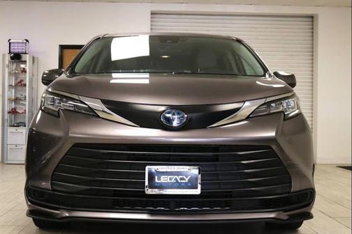 2021 Toyota Sienna LE
