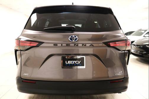 2021 Toyota Sienna LE