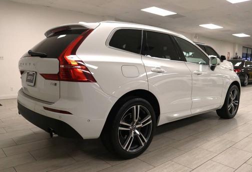 2019 Volvo XC60 T5 Momentum