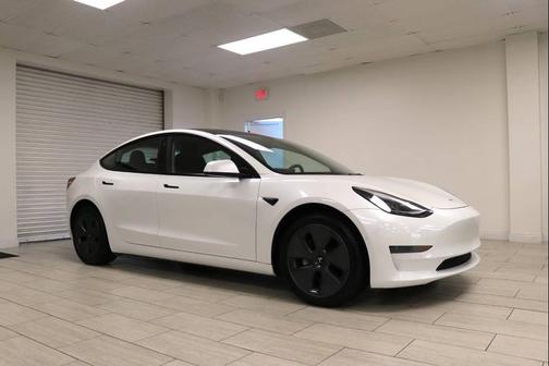 2022 Tesla Model 3 Standard Range