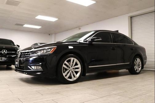2018 Volkswagen Passat 2.0T SEL Premium