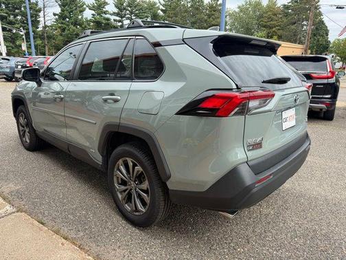 2022 Toyota RAV4 Hybrid XLE Premium