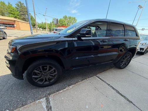 Diamond Black Crystal Pearlcoat 2021 Jeep Grand Cherokee High Altitude