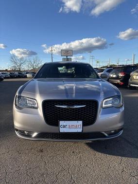 2018 Chrysler 300 S