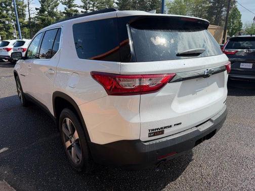 White 2019 Chevrolet Traverse LT