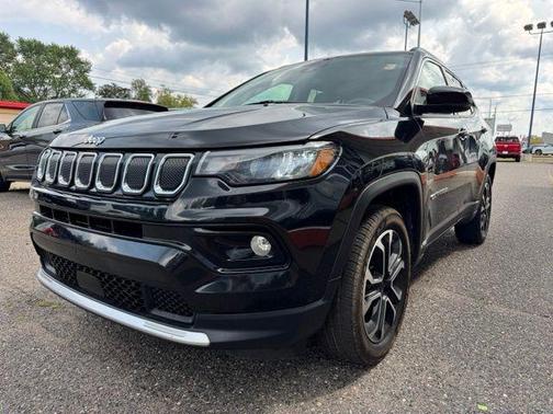 Diamond Black Crystal Pearlcoat 2022 Jeep Compass Limited