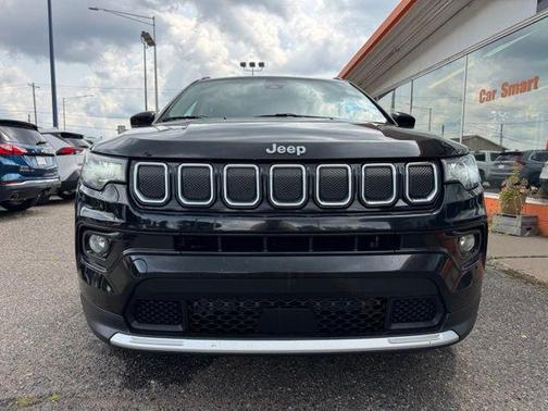 Diamond Black Crystal Pearlcoat 2022 Jeep Compass Limited