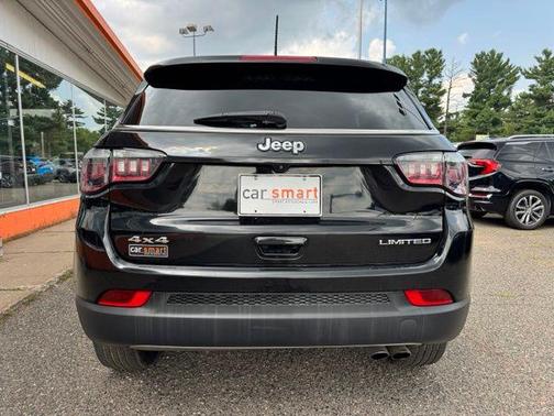 Diamond Black Crystal Pearlcoat 2022 Jeep Compass Limited