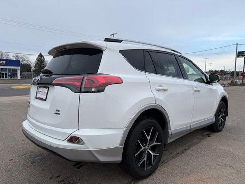 Super White 2016 Toyota RAV4 SE