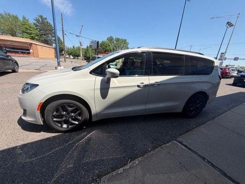 Luxury White Pearlcoat 2020 Chrysler Pacifica Touring-L Plus