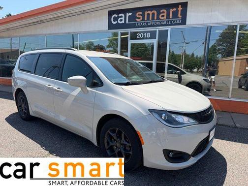 Luxury White Pearlcoat 2020 Chrysler Pacifica Touring-L Plus