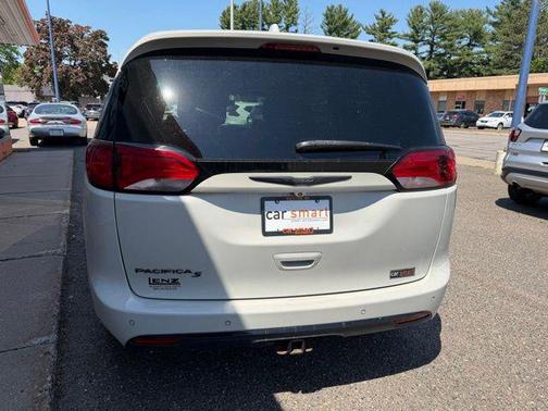 Luxury White Pearlcoat 2020 Chrysler Pacifica Touring-L Plus