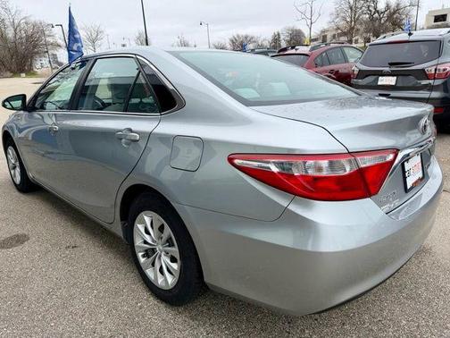 2016 Toyota Camry Hybrid LE