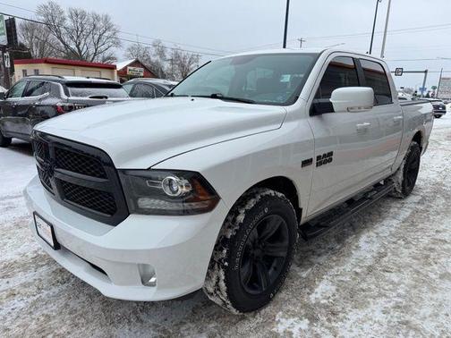 2018 RAM 1500 Night Crew Cab 4x4 5'7' Box